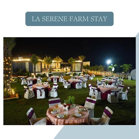 La Serene Farm Stay - Luxary 4 Bed Room Property حيدر أباد المظهر الخارجي الصورة